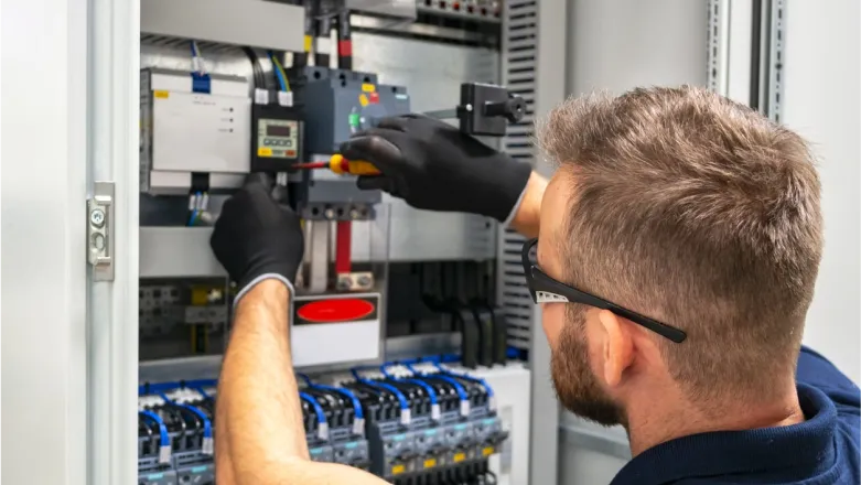 O que faz um Técnico em Eletrotécnica? Conheça Suas Funções e Áreas de ...