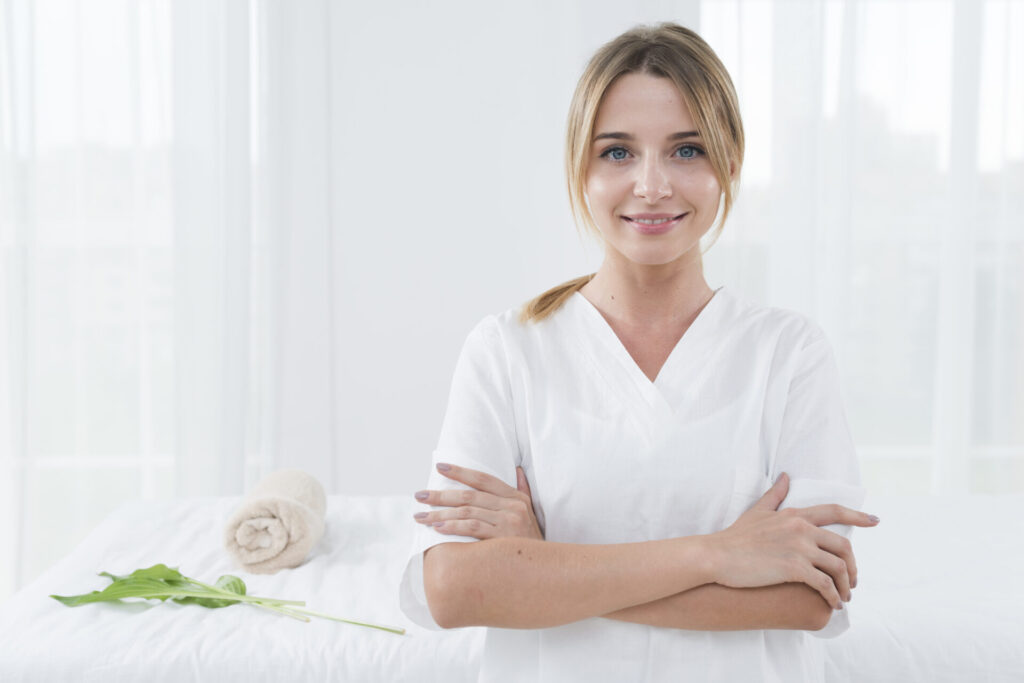 Profissional que tem o Registro de esteticista exercendo a profissão