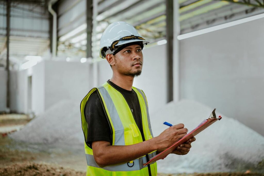 Profissional técnico exercendo atividade após obtenção do CRT